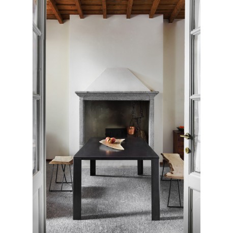 BIG IRONY - Table BIG IRONY - Table