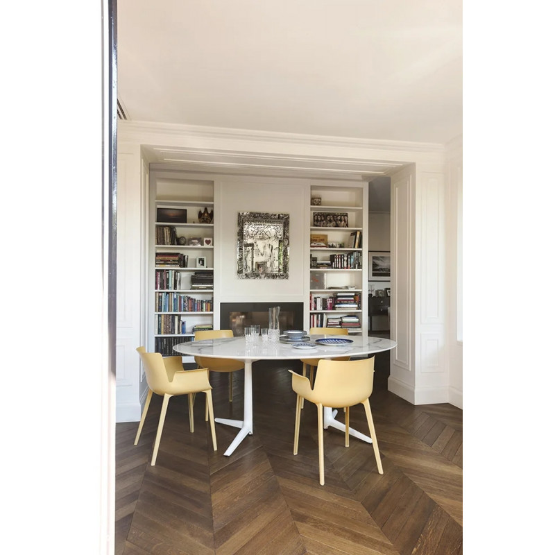 Table Multiplo low / plateau ovale en verre / extérieur