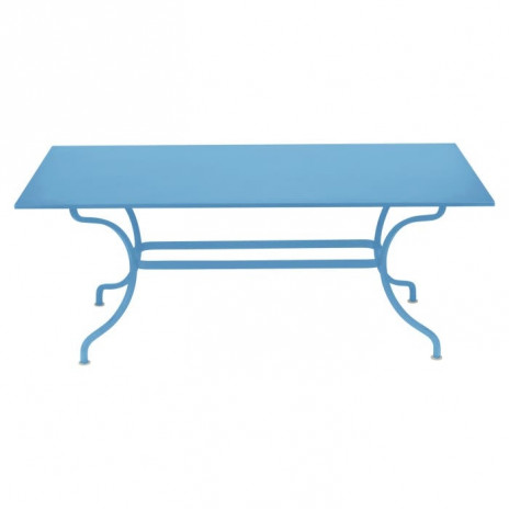 Table rectangulaire Romane